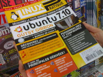 杂志名叫Linux pratique（实用Linux），这期的名字叫发现最新版ubuntu。